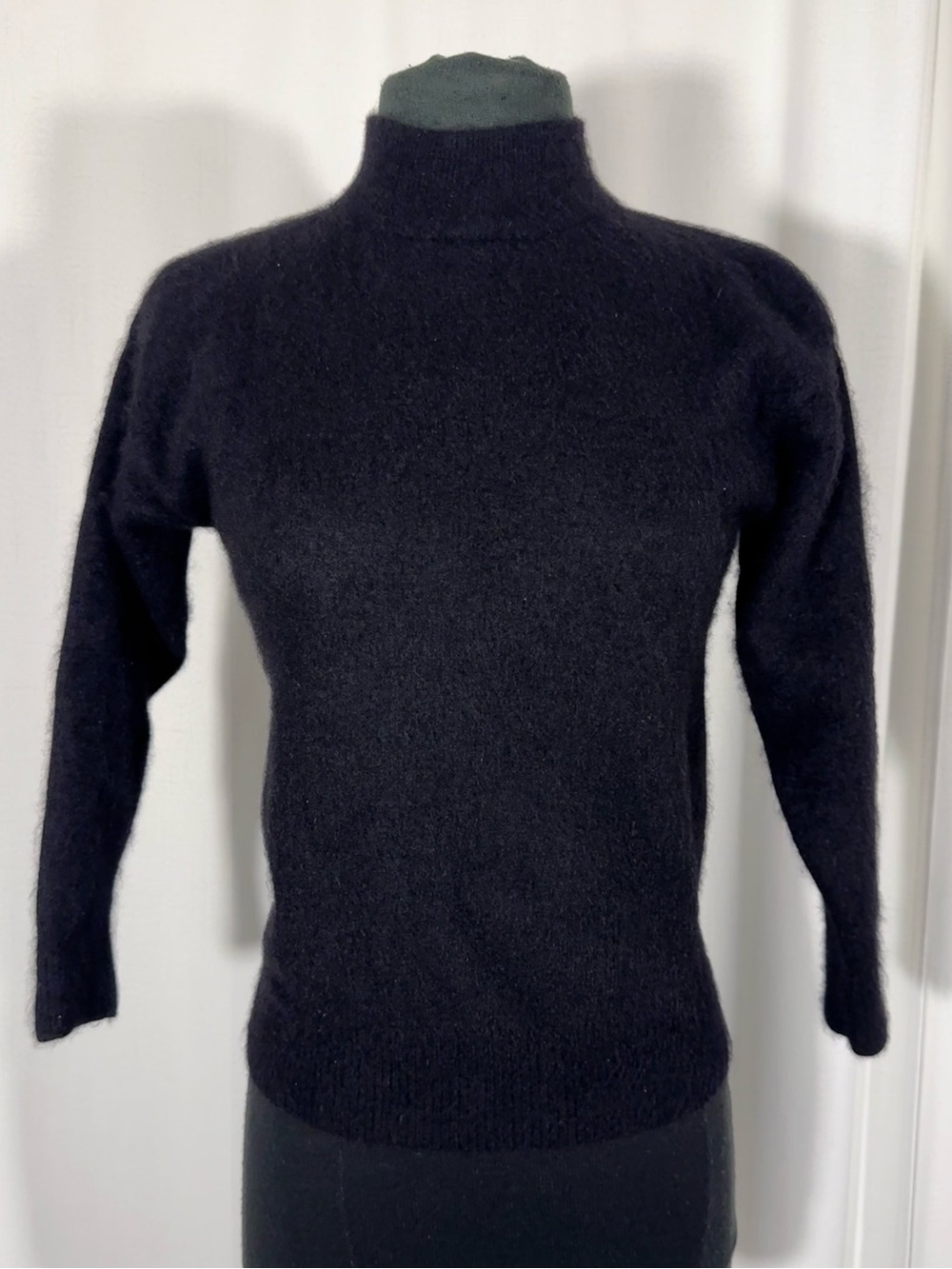 Neiman Marcus 100% Cashmere Black Mock Neck Sweater